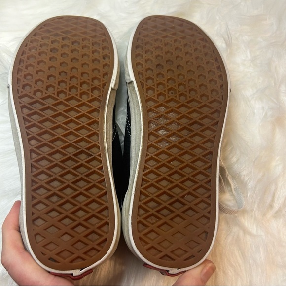 Vans - Picture 5 of 6